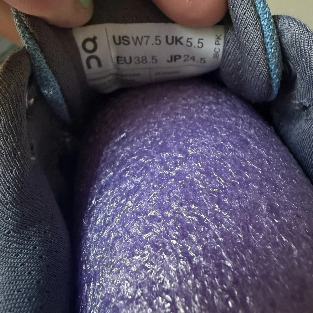 On Running Cloudstratus Chambray Lavender Womens 7.5 Running Shoes 39.98658